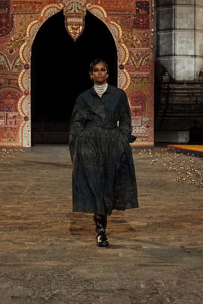 Look 28